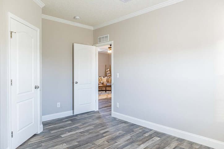King 32764b interior home features