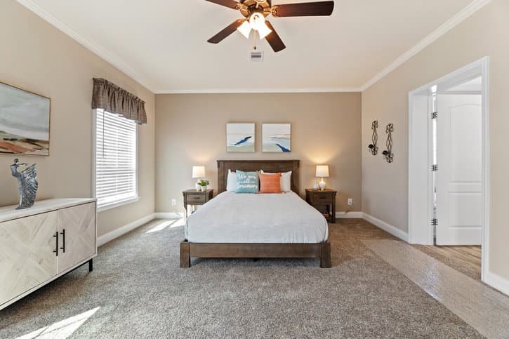 Timberview 32663e bedroom home features