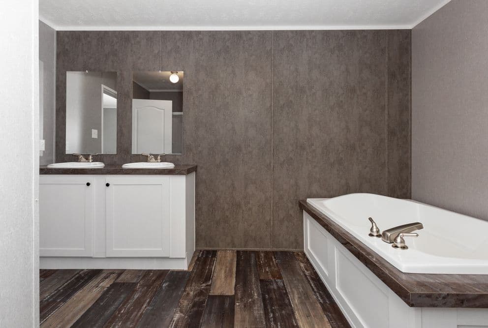 Tradition 76c bathroom home features