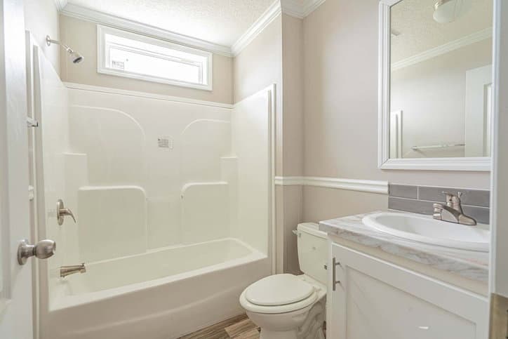 Kimbrel 28764a bathroom home features