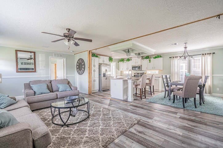 Camron 28563f interior home features