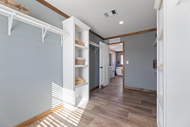 Reece 32663a interior home features