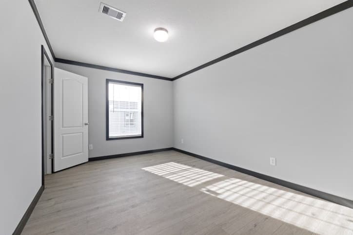 Sparrow 32725a bedroom home features