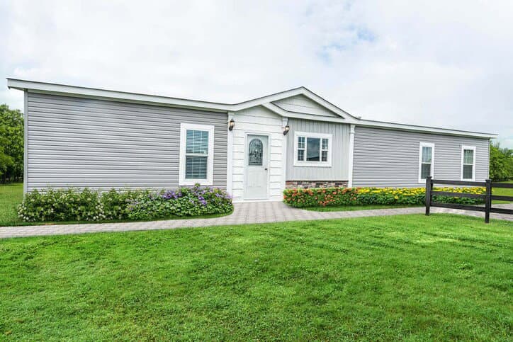 Thomas 32663b hero, elevation, and exterior home features