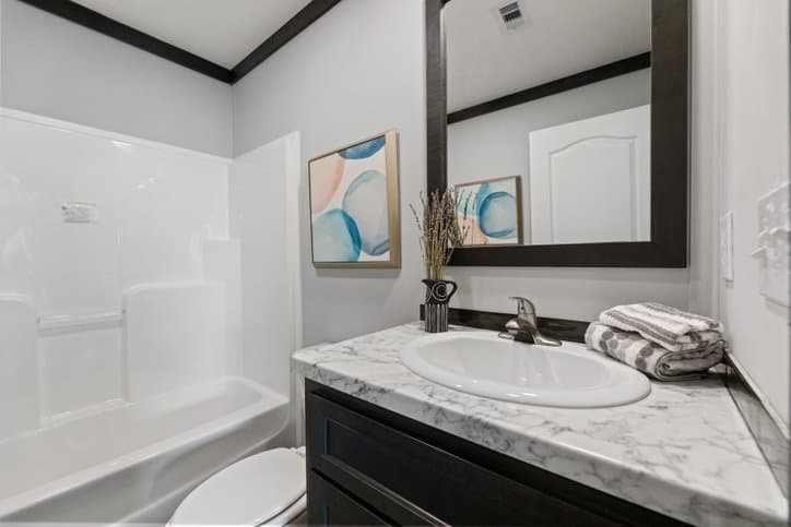 Sparrow 32725a bathroom home features