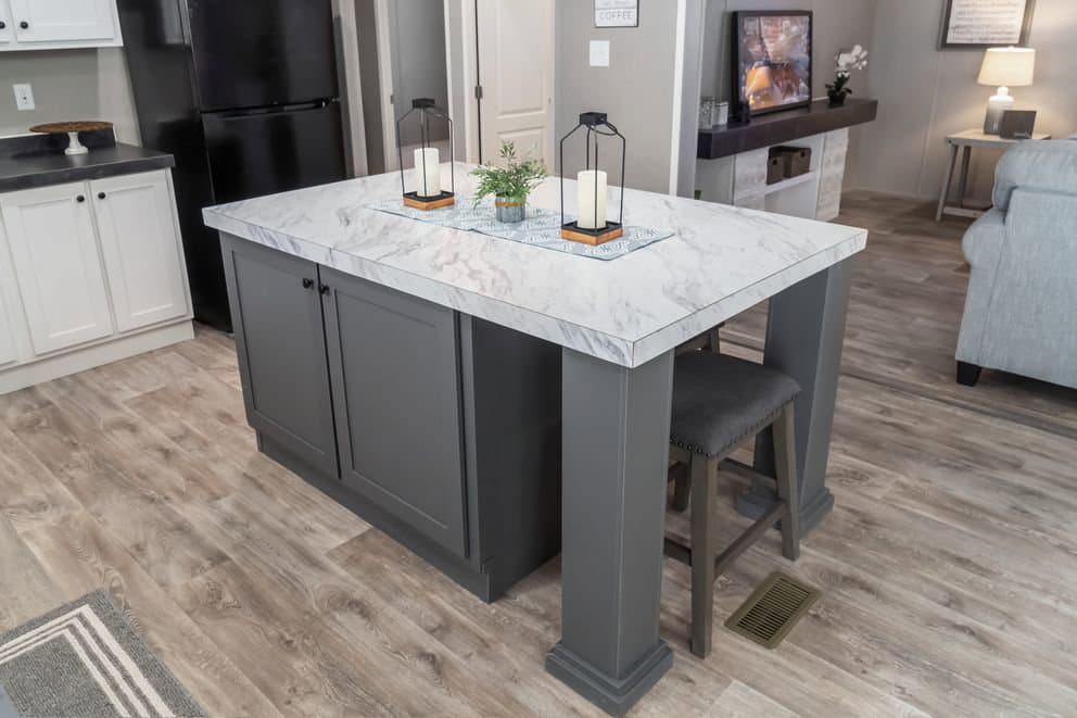 Tradition 52b kitchen home features