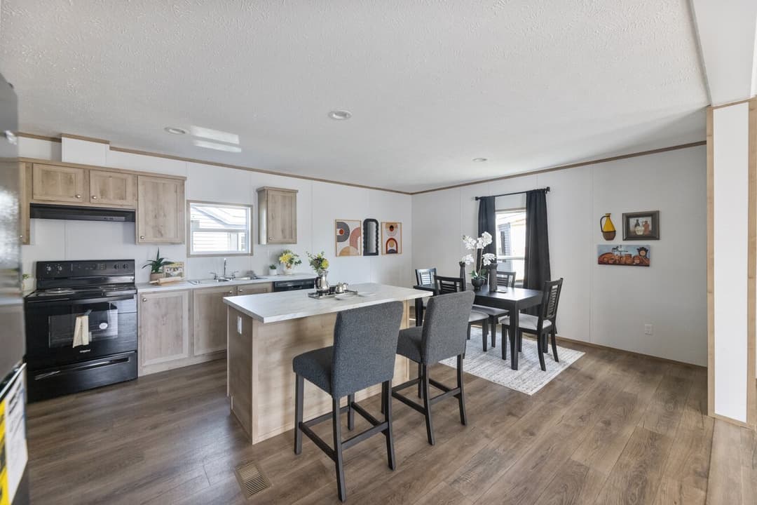 Phoenix 32483a kitchen home features
