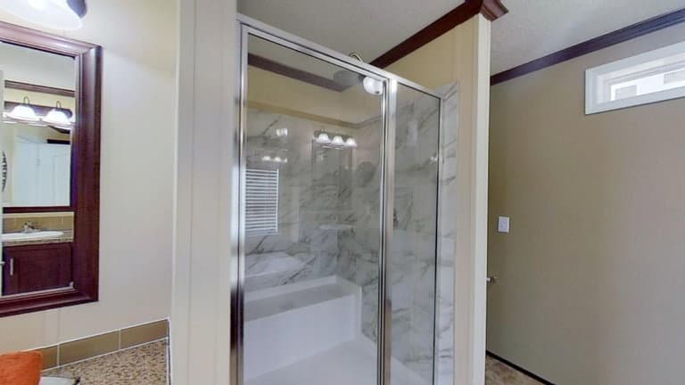 Piper 28644a bathroom home features
